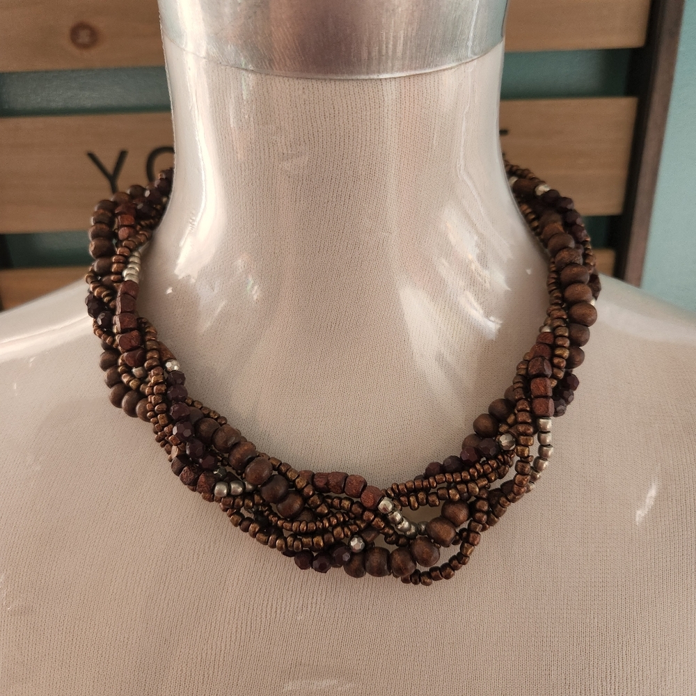 Multi tone wooden necklace